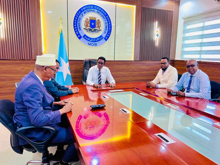 Fartaag iyo Wasiirada Amniga Dowlad Goboleedyada.jpg